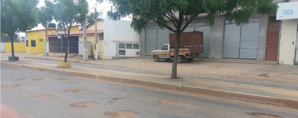 Asfalto na entrada da cidade (Foto: leitor do Notícias da Lapa)