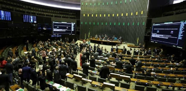 camara-dos-deputados-plenario-1538423582712_615x300