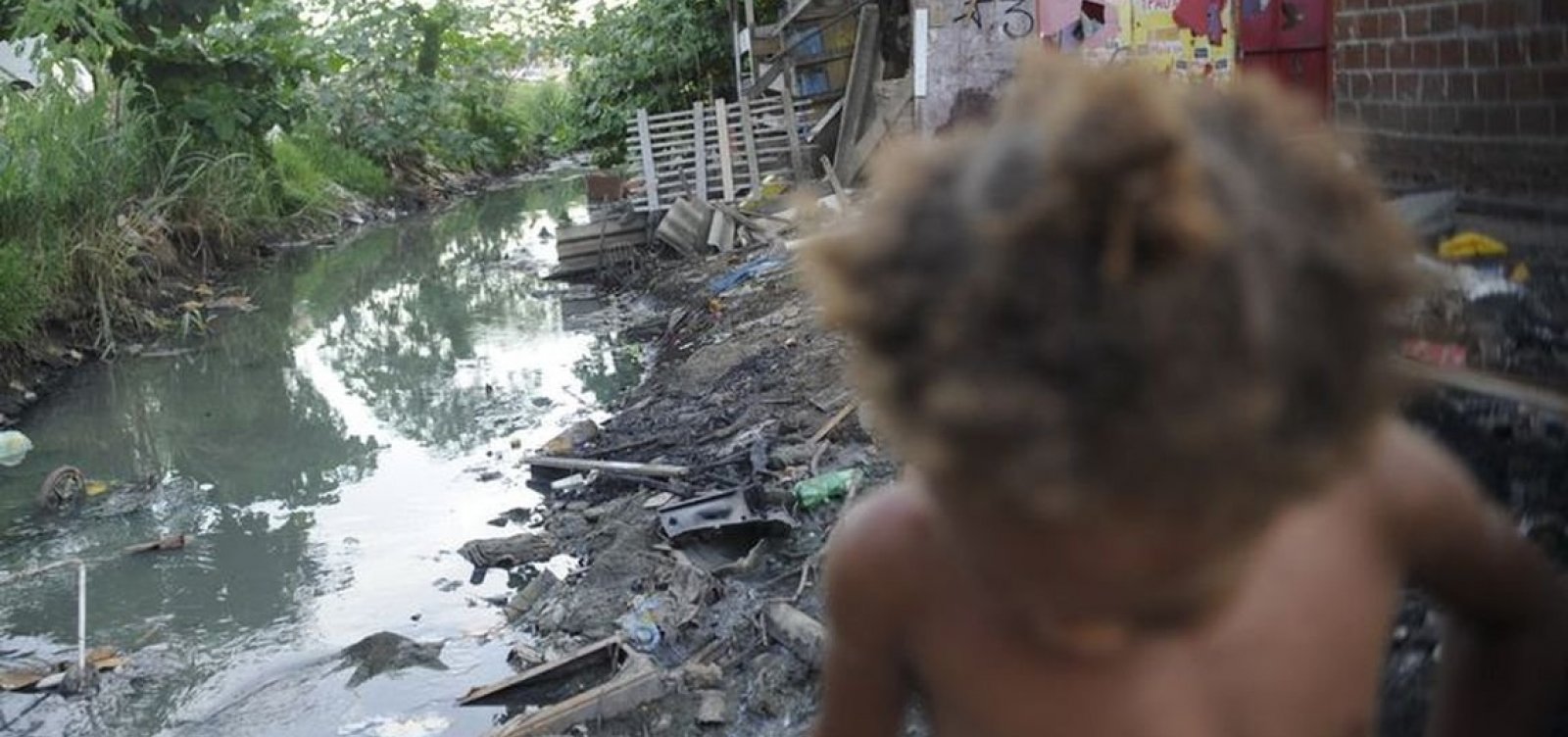 65300,quase-metade-da-populacao-baiana-nao-tem-acesso-a-saneamento-basico-diz-ibge-3