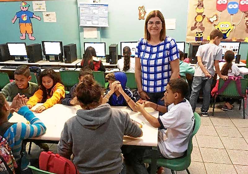 professora-nobel-educaçao-close