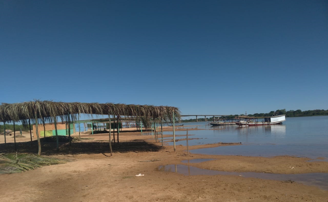 Barracas na Praia da Coroa em Bom Jesus da Lapa-Ba