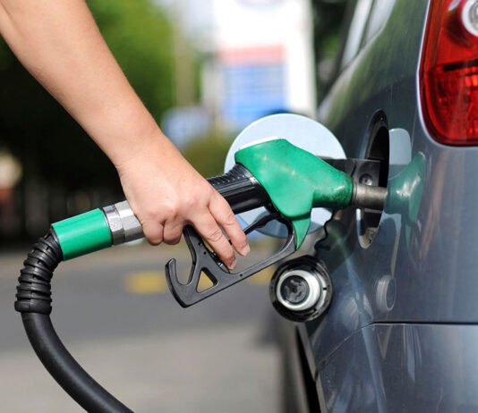 Gasolina tem nova pequena queda em Bom Jesus da Lapa e média chega a R$ 7,39
