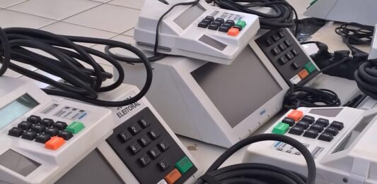 TRE-BA conclui preparação de 322 urnas para as Eleições 2026 em Bom Jesus da Lapa, Serra do Ramalho e Sítio do Mato