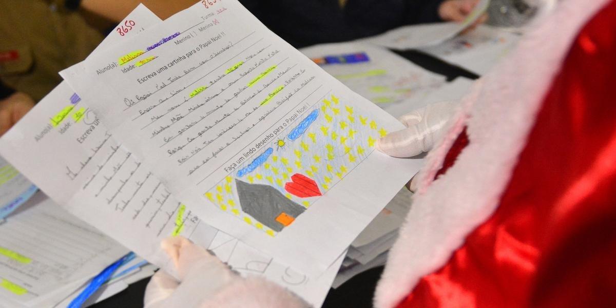 Ainda dá tempo de adotar carta do Papai Noel dos Correios Notícias da