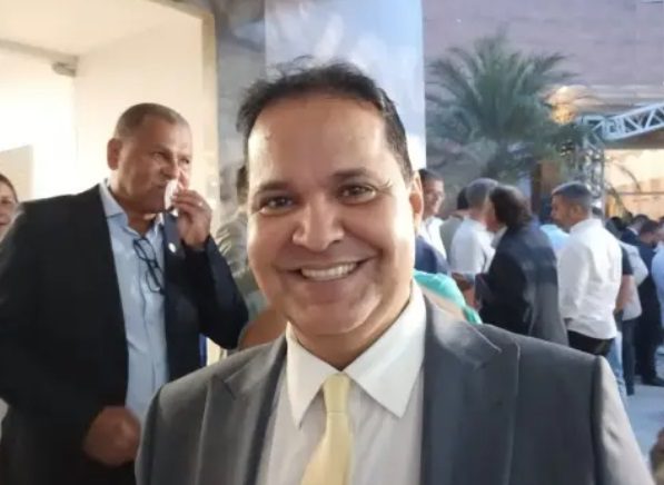 Deputado Eures Ribeiro revela articulação para se candidatar à prefeitura  de Barreiras em 2024 - Notícias da Lapa