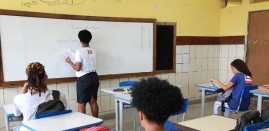 Período para renovação de matrícula na rede estadual começa nesta segunda(17)