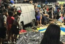 Após megaoperação, moradores da Penha levam 62 corpos à praça; mortes não constam em registro oficial