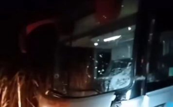 Acidente entre ônibus da Real Sul e carro deixa uma pessoa morta e outra ferida na BA-172, em Santana