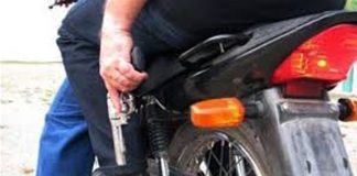 Dupla armada rouba motocicleta de mulher em Bom Jesus da Lapa