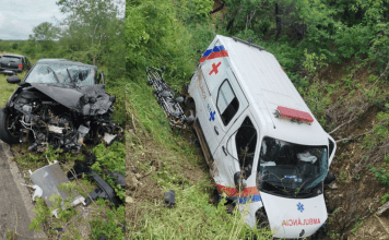 Ambulância de Igaporã tomba em ribanceira após acidente com carro na BA-026
