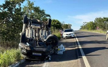 Motorista morre em acidente entre caminhonete e pick-up na BR-135, em Santa Maria da Vitória