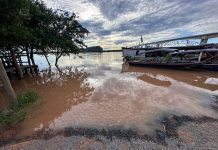 Rio São Francisco atinge 7 metros em Bom Jesus da Lapa e começa a vazar