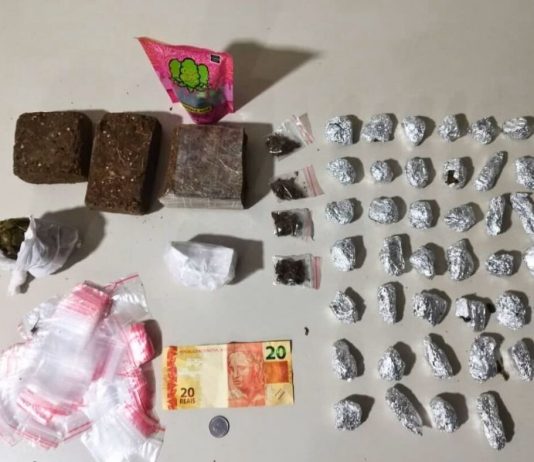 Polícia Militar apreende drogas e detém suspeito em ônibus interestadual em Bom Jesus da Lapa