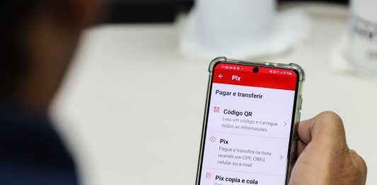 Dupla é vítima de golpe online após negociação de moto e pagamento via Pix em Bom Jesus da Lapa