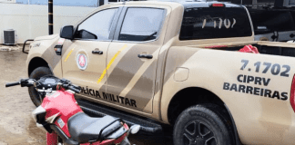 Motocicleta irregular é apreendida durante fiscalização na BA-161, em Sítio do Mato