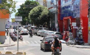 Mulher denuncia crime de racismo em estabelecimento comercial de Guanambi.