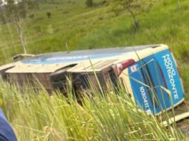 Ônibus da Novo Horizonte tomba na BA-670 e deixa nove feridos