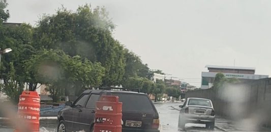 Com alerta do Inmet, Bom Jesus da Lapa registra manhã de muita chuva nesta segunda-feira