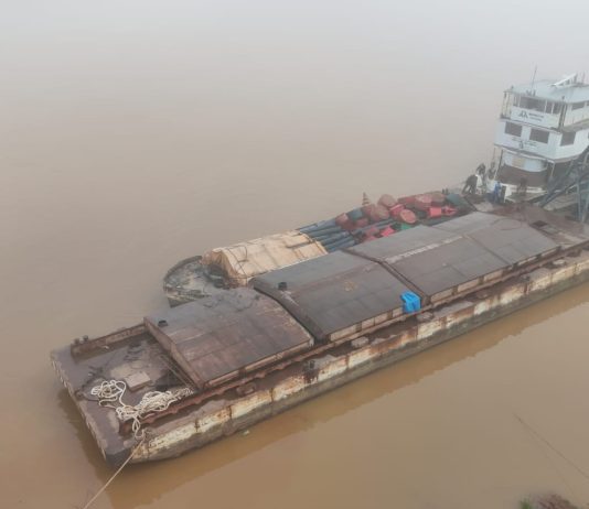 Hidrovia do Rio São Francisco: Marinha e Codeba acompanham comboio histórico na região de Bom Jesus da Lapa