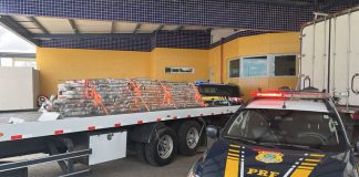 PRF apreende quase 2 toneladas de maconha em caminhão frigorífico no interior da Bahia