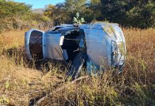 Veículo capota na BA-160 e ocupantes ficam feridos em Bom Jesus da Lapa