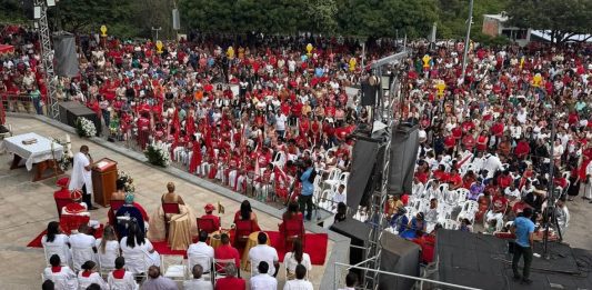 Fé e tradição marcam os 114 anos da Festa do Divino Espírito Santo em Bom Jesus da Lapa