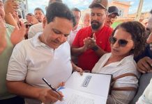 Prefeito de Bom Jesus da Lapa assina ordem de serviço para construção de nova praça e revitalização da Orla do Cais, no bairro Nova Brasília