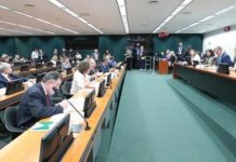CCJ aprova avanço de PEC que reduz maioridade penal para 16 anos
