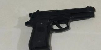 Homem é detido após ser flagrado com réplica de pistola em Bom Jesus da Lapa