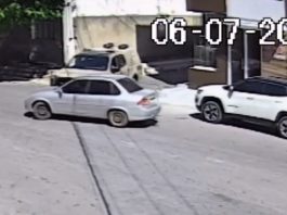 Câmeras de segurança registram colisão entre carro e viatura da Polícia Militar no Centro de Bom Jesus da Lapa