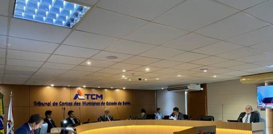 TCM multa ex-prefeito de Bom Jesus da Lapa e determina devolução de recursos do Fundeb
