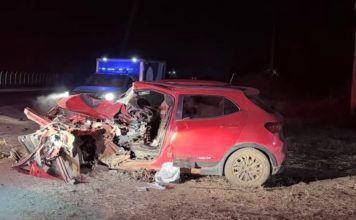 Motorista morre após ficar preso às ferragens em acidente na BA-160, em Ibotirama