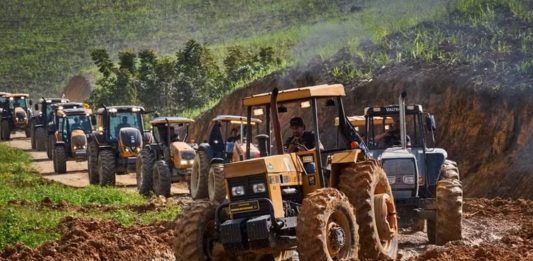 Tratores vão percorrer 206 km e passar por Bom Jesus da Lapa durante expedição pelo Oeste da Bahia