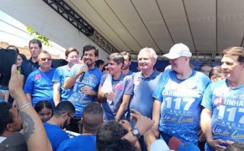 ACM Neto inicia campanha em Carinhanha com foco no interior da Bahia