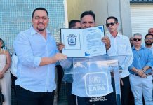 Prefeito de Bom Jesus da Lapa anuncia pacote de obras de quase R$ 7 milhões durante cerimônia dos 103 anos