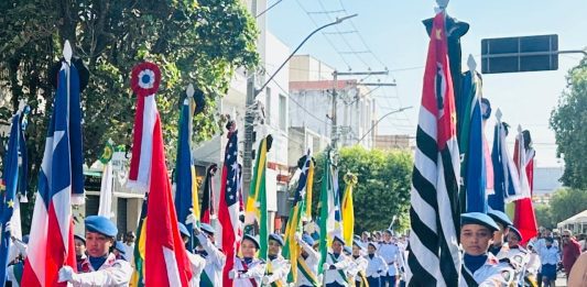 Bom Jesus da Lapa homenageia suas raízes durante desfile de 7 de Setembro