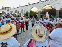Romaria da FLIVEC reúne manifestações culturais e chama a atenção de moradores durante desfile em Bom Jesus da Lapa